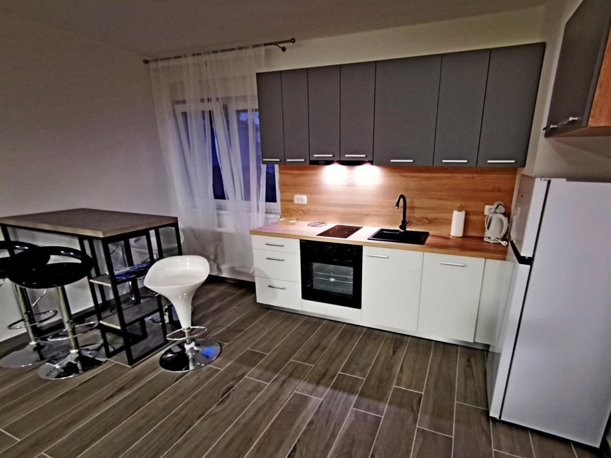 Golden - Self Check In Apartamento Osijek Exterior foto