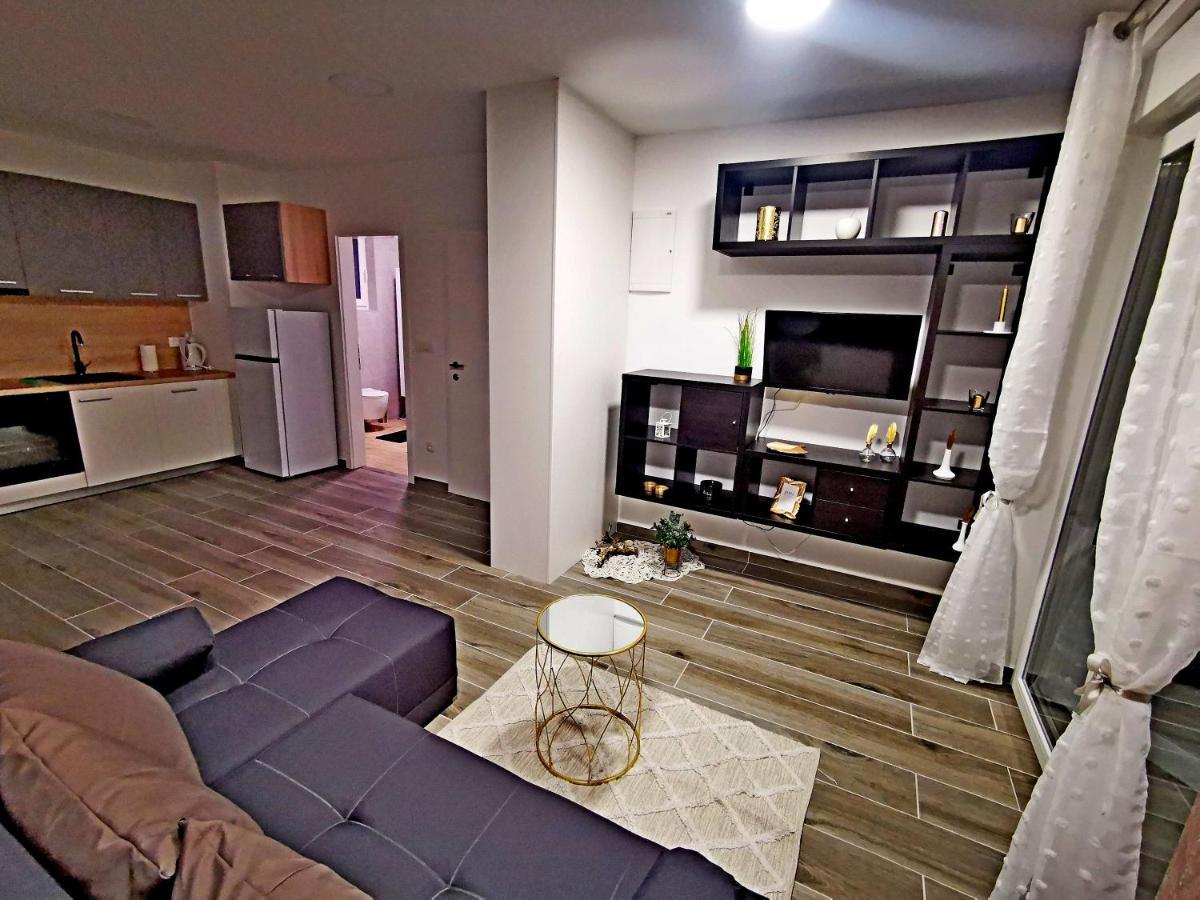 Golden - Self Check In Apartamento Osijek Exterior foto