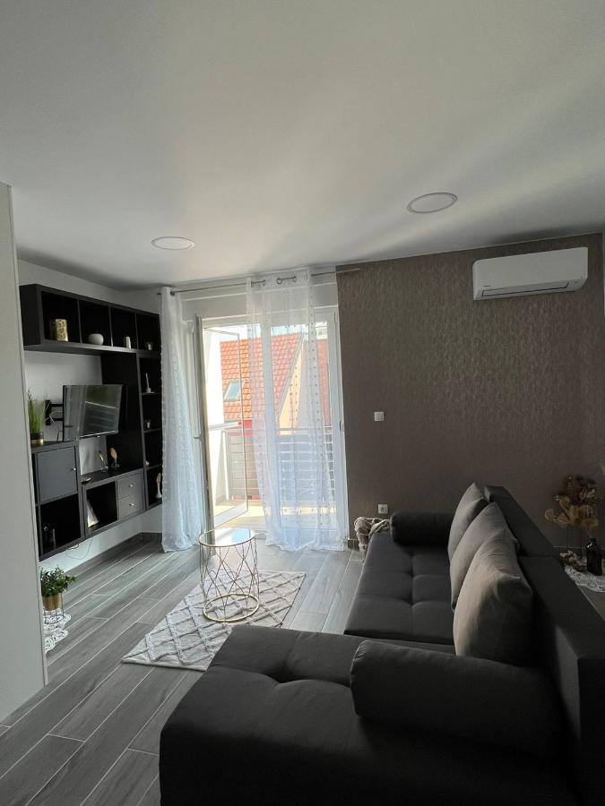 Golden - Self Check In Apartamento Osijek Exterior foto
