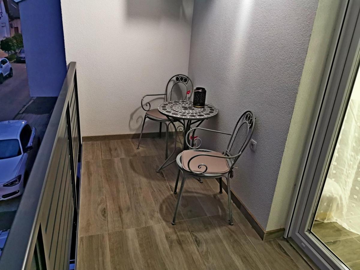 Golden - Self Check In Apartamento Osijek Exterior foto