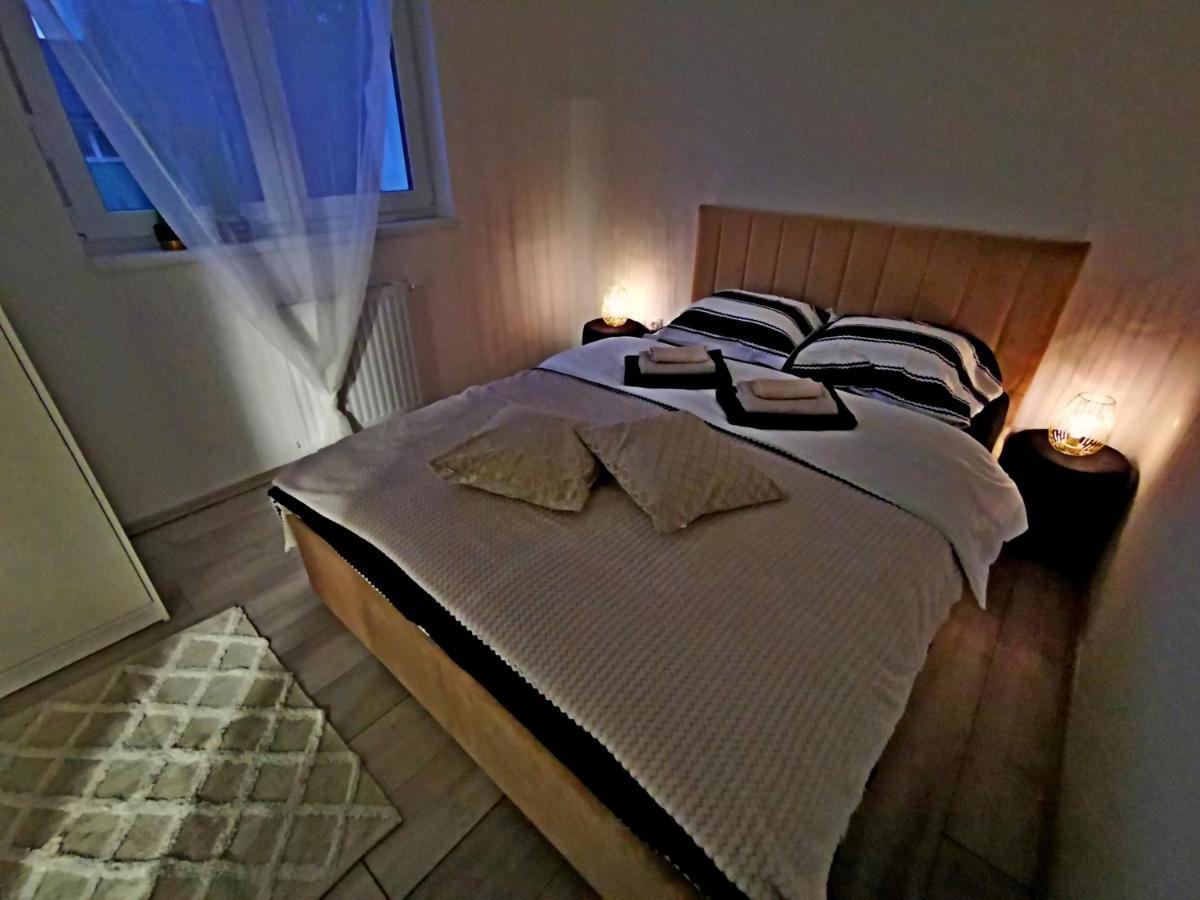 Golden - Self Check In Apartamento Osijek Exterior foto