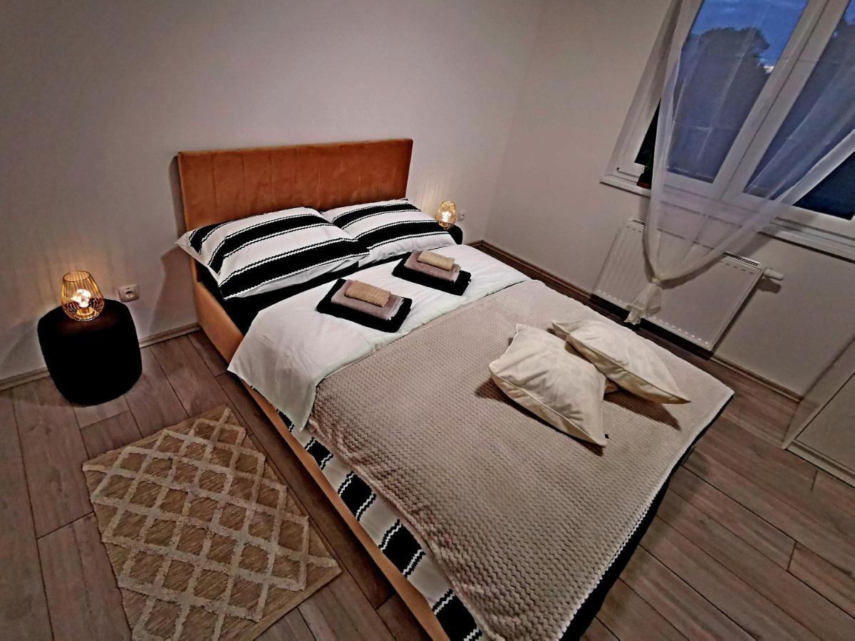Golden - Self Check In Apartamento Osijek Exterior foto